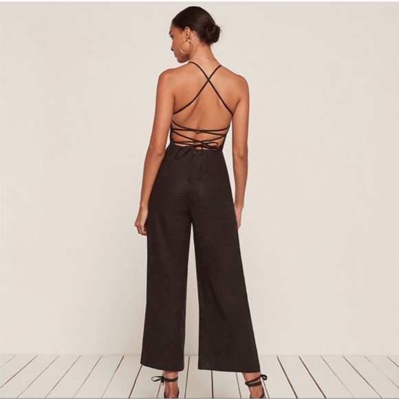 Reformation Oregano Linen Wide Leg
Jumpsuit in Black Size 4 - Picture 3 of 13